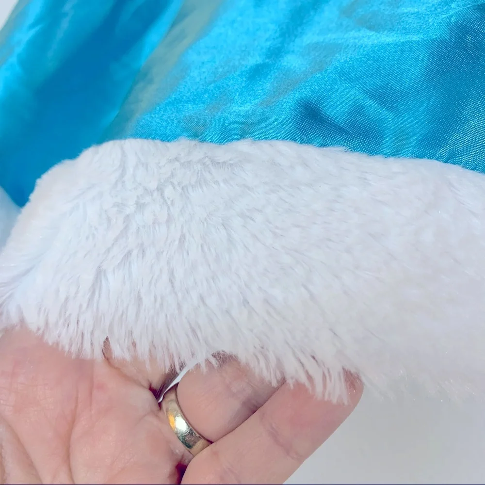 COPY - Disneys Frozen Elsa cape with fur hood EUC Sz 6 Cape only